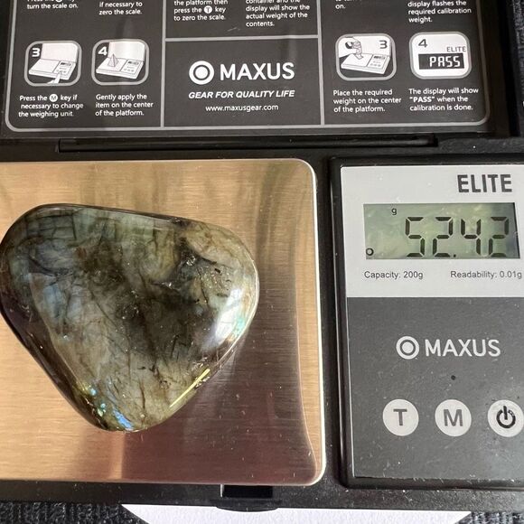 Labradorite‎ Crystal Palmstone (7) - Picture 10 of 10